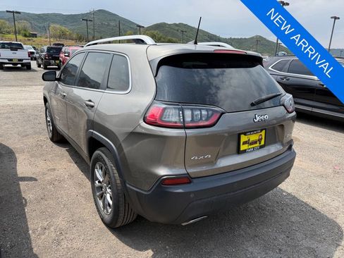 Used 2019 Jeep Cherokee Latitude Plus w/ Comfort/Convenience Group AWD/4WD image 6
