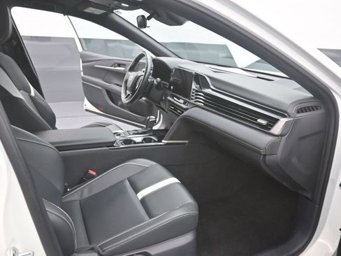 Used 2025 Toyota Camry SE FWD image 16