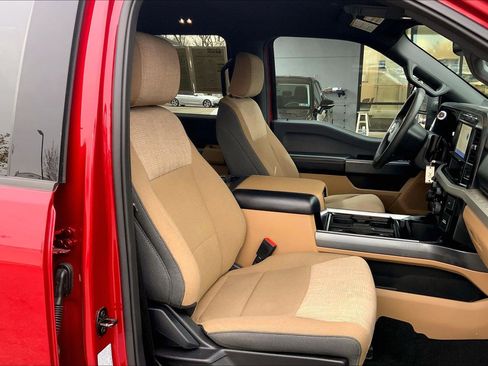 Used 2023 Ford F250 XLT w/ F-250 >10K GVWR Package image 9