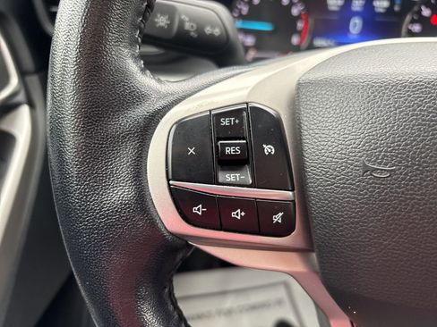 Used 2022 Ford Explorer XLT AWD/4WD image 18