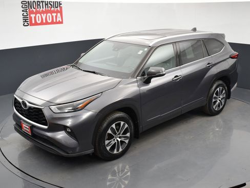Used 2022 Toyota Highlander XLE image 28