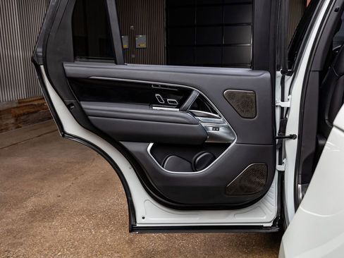 Used 2023 Land Rover Range Rover Long Wheelbase Autobiography image 33