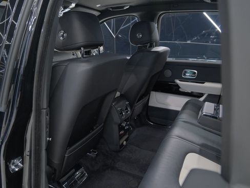 Used 2023 Rolls-Royce Cullinan image 50