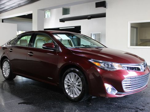 Used 2014 Toyota Avalon XLE Touring FWD image 1