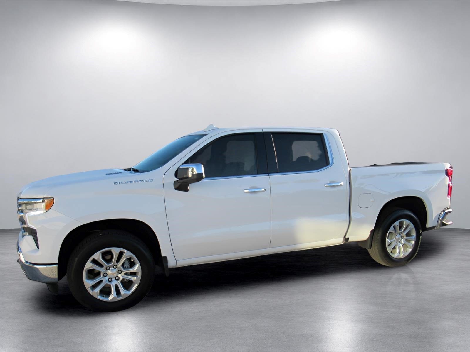 Used 2026 Chevrolet Silverado 1500 LTZ RWD image 4