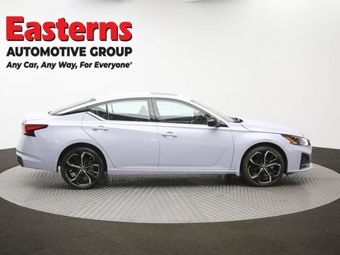 Used 2025 Nissan Altima 2.5 SR w/ SR Premium Package AWD/4WD image 45