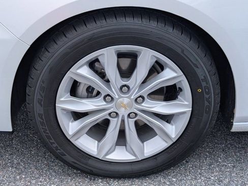 Used 2025 Chevrolet Malibu LT FWD image 13