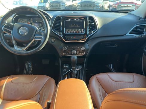 Certified 2019 Jeep Cherokee Overland image 17