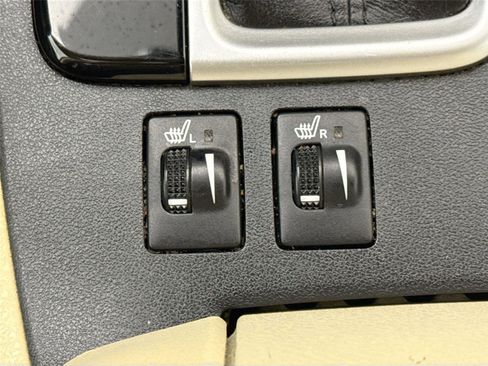 Used 2017 Toyota Highlander XLE FWD image 8