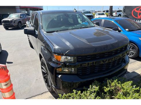 Used 2022 Chevrolet Silverado 1500 Custom w/ Safety Confidence Package RWD image 2