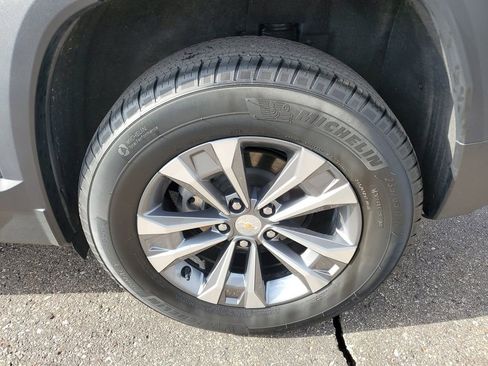 Used 2025 Chevrolet Equinox LT image 30