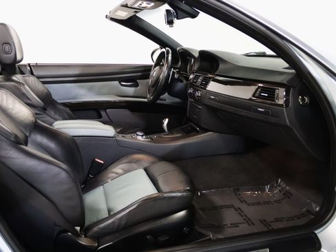 Used 2011 BMW M3 Convertible RWD image 53