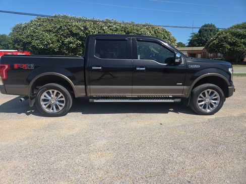 Used 2015 Ford F150 Lariat w/ Equipment Group 502A Luxury AWD/4WD image 13