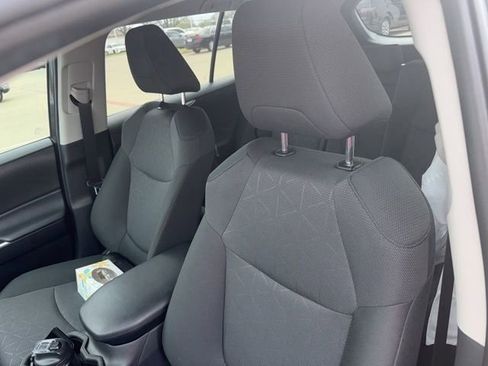 Used 2024 Toyota RAV4 XLE AWD/4WD image 10
