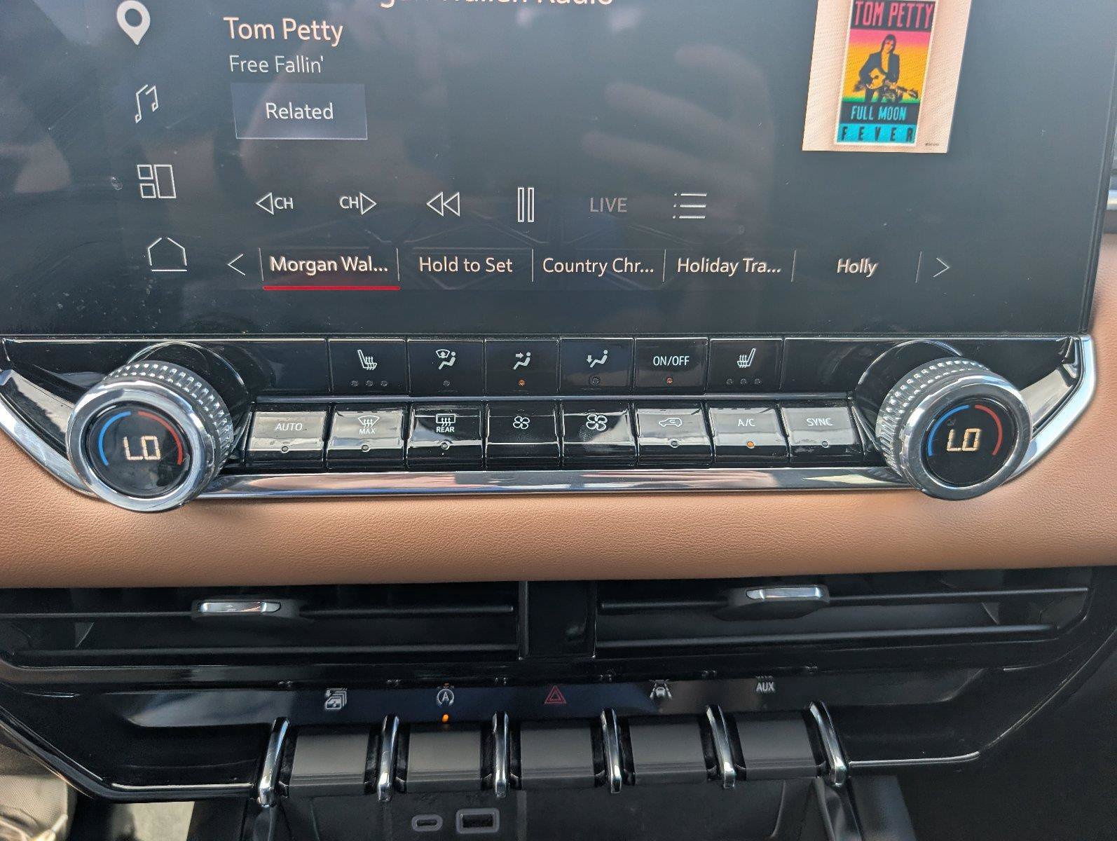 Used 2024 GMC Canyon AT4 w/ Technology Package AWD/4WD image 20