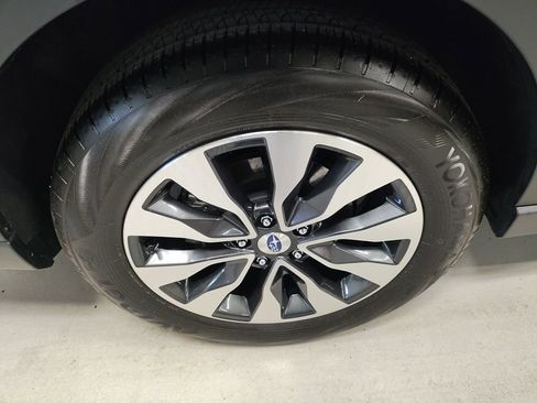 Used 2025 Subaru Outback Touring image 3