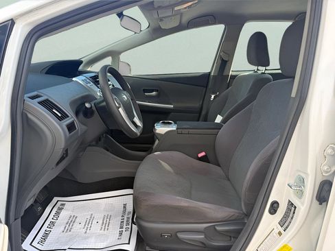 Used 2013 Toyota Prius V Two image 9