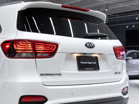 Used 2020 Kia Sorento EX FWD image 29
