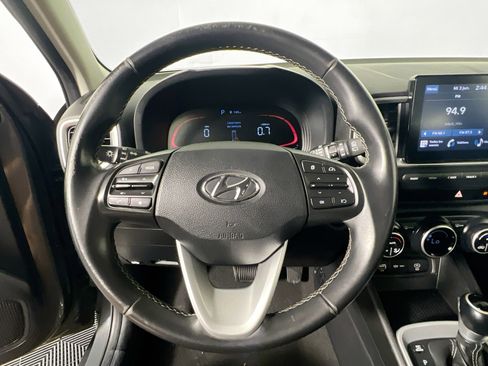 Used 2024 Hyundai Venue SEL FWD image 16