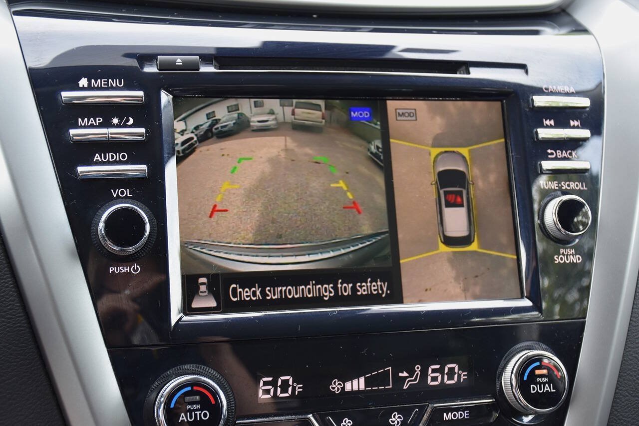 Used 2020 Nissan Murano Platinum w/ Cargo Package FWD image 17