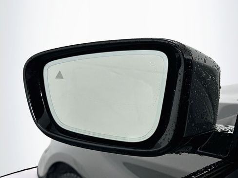 Used 2022 BMW M550i xDrive AWD/4WD image 16