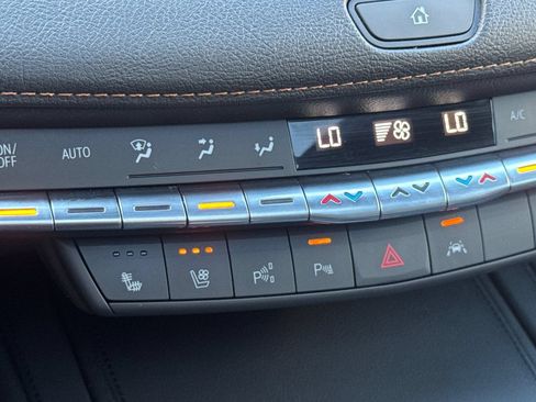 Used 2022 Cadillac XT4 Sport AWD/4WD image 27