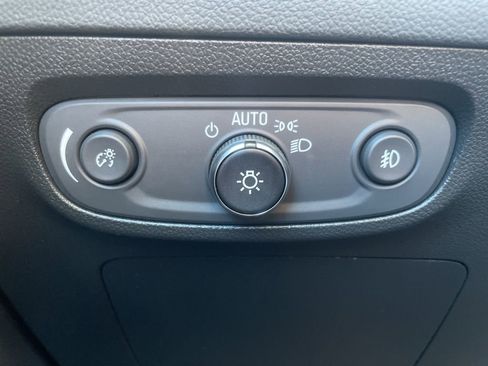 Used 2022 Buick Encore GX Essence w/ Experience Buick Package image 24