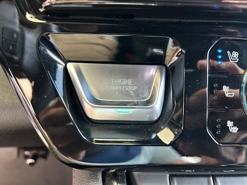 Used 2024 GMC Sierra 1500 AT4 w/ Technology Package AWD/4WD image 19