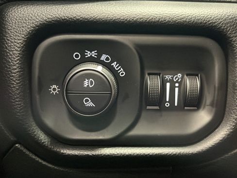 Used 2022 RAM 1500 Laramie AWD/4WD image 28