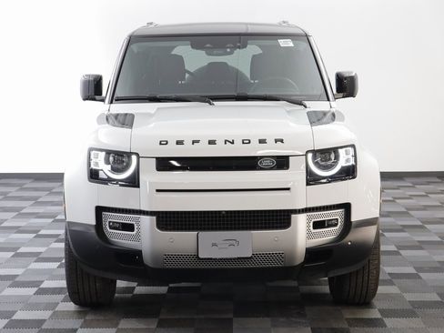 Used 2025 Land Rover Defender 110 S image 23