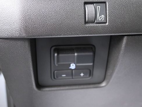 Used 2024 GMC Canyon AT4X w/ AT4X AEV Edition AWD/4WD image 29
