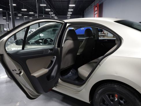 Used 2014 Volkswagen Jetta S FWD image 16