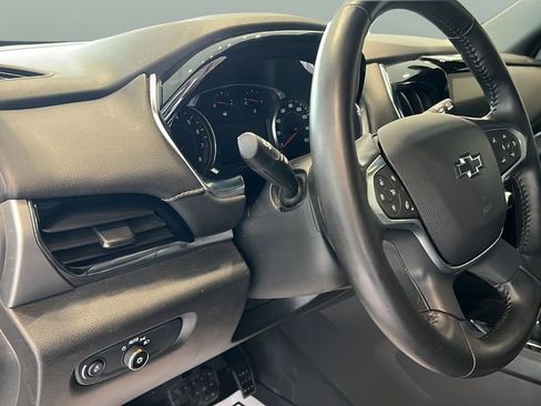 Used 2022 Chevrolet Traverse LT w/ Midnight/Sport Edition FWD image 10