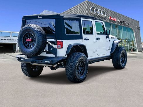 Used 2016 Jeep Wrangler Unlimited Rubicon w/ Connectivity Group AWD/4WD image 4