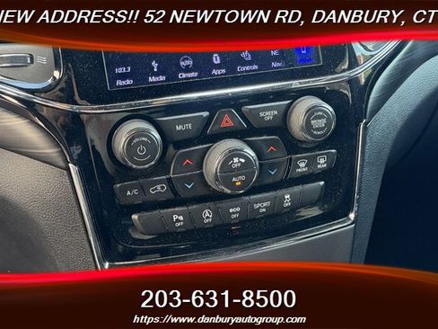 Used 2019 Jeep Grand Cherokee Laredo AWD/4WD image 21