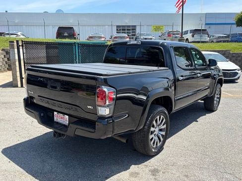 Used 2022 Toyota Tacoma Limited AWD/4WD image 8
