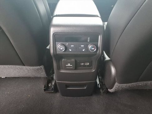 Used 2021 GMC Acadia SLT w/ Technology Package FWD image 25