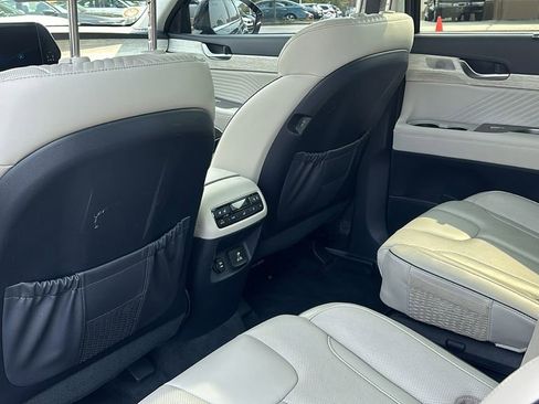 Used 2024 Hyundai Palisade Calligraphy image 31