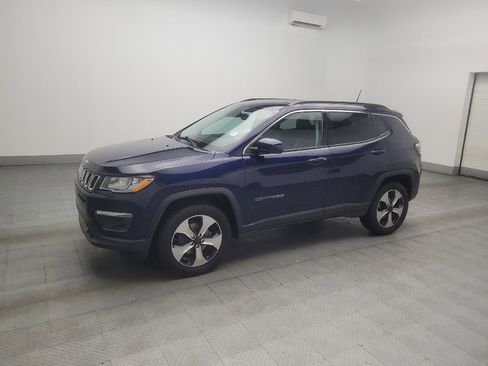 Used 2018 Jeep Compass Latitude w/ Popular Equipment Group AWD/4WD image 2