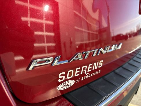 Used 2023 Ford Explorer Platinum w/ Technology Package image 7