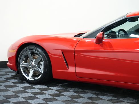 Used 2007 Chevrolet Corvette Coupe w/ Preferred Equipment Group image 18