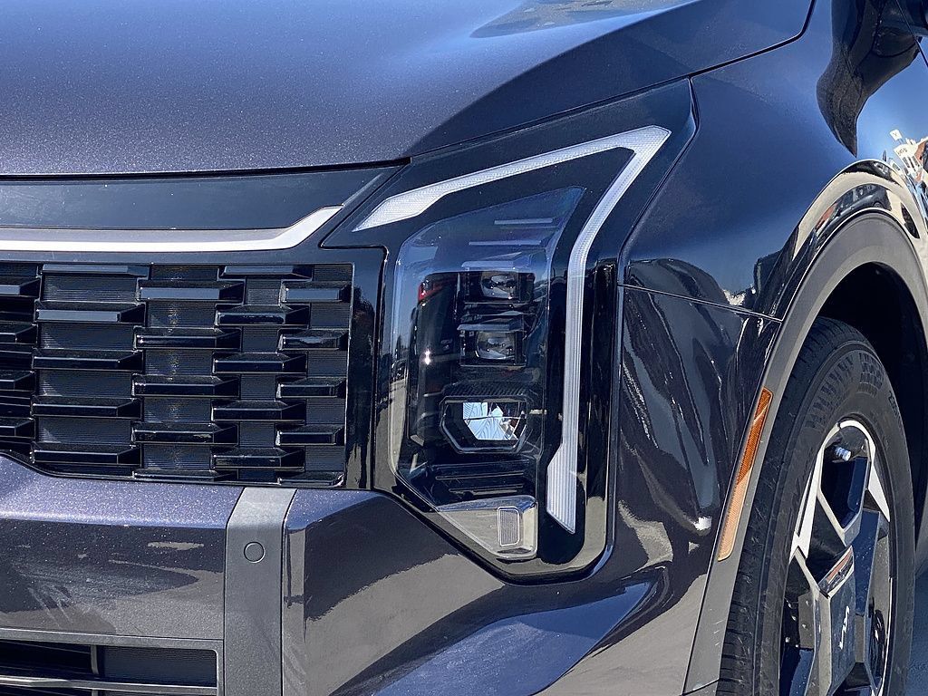 New 2026 Kia Sportage EX FWD image 7