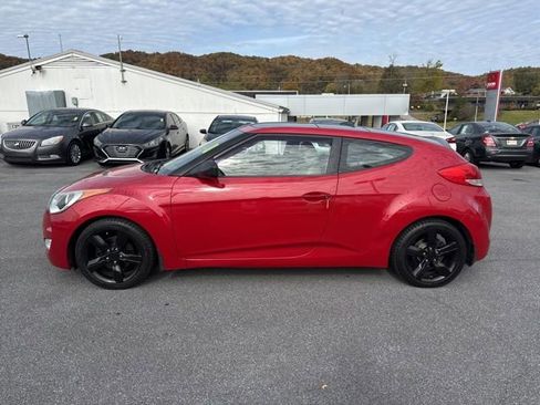Used 2013 Hyundai Veloster w/ Style Pkg FWD image 5