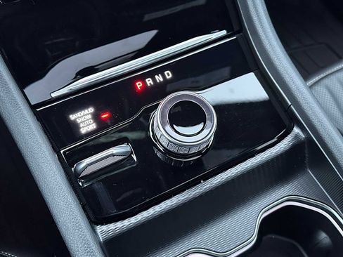 Used 2025 Jeep Grand Cherokee Limited w/ Luxury Tech Group II image 39