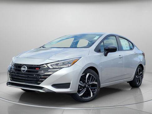New 2025 Nissan Versa SR w/ Trunk Package FWD image 2