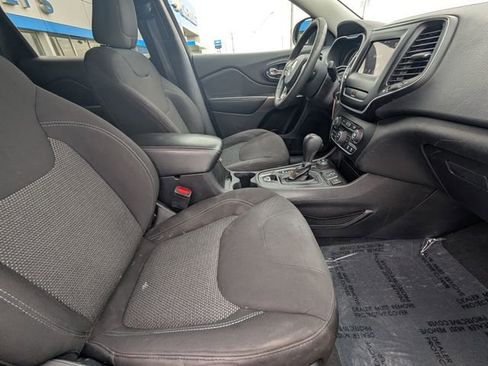 Used 2020 Jeep Cherokee Latitude image 4