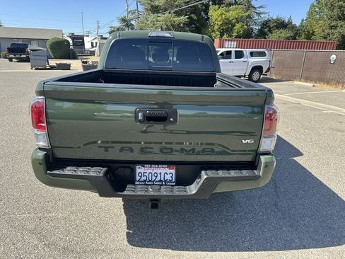 Used 2021 Toyota Tacoma TRD Off-Road w/ Technology Package AWD/4WD image 9