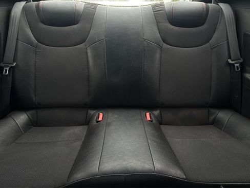 Used 2014 Hyundai Genesis 3.8 RWD image 19