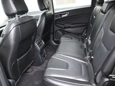 Used 2021 Ford Edge Titanium AWD/4WD image 12