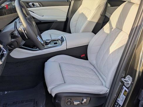 Used 2025 BMW X5 xDrive40i w/ Climate Comfort Package image 16
